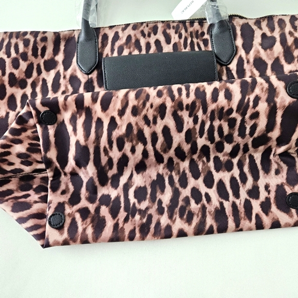 Banana Republic Tote Bag, Leopard print, 100% nylon - Picture 5 of 6